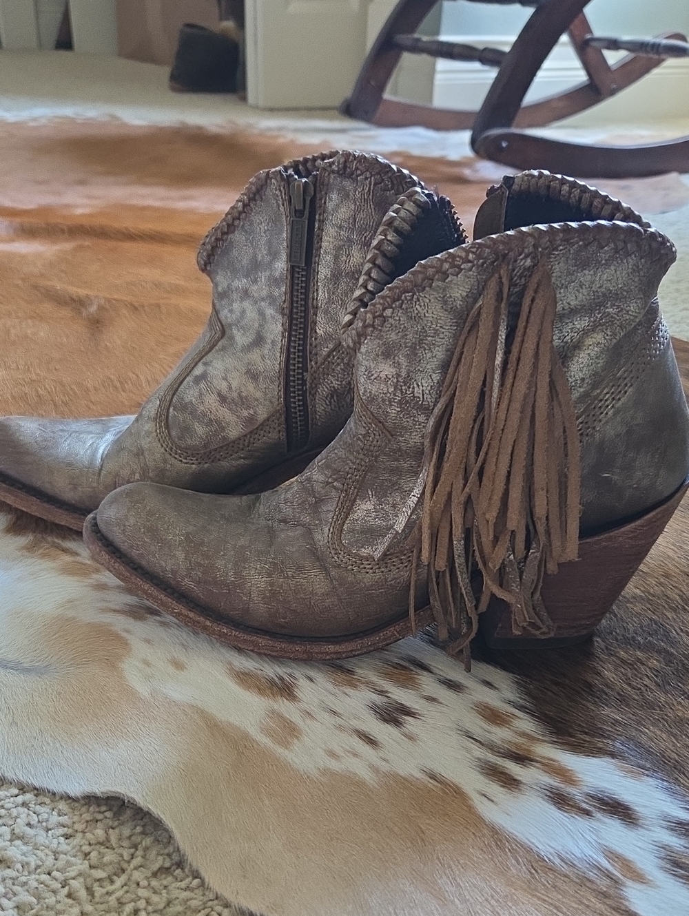 Liberty Black Gold Fringed Ankle Booties Sz 7